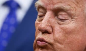 EE. UU. pone a la venta monedas con la cara de Trump