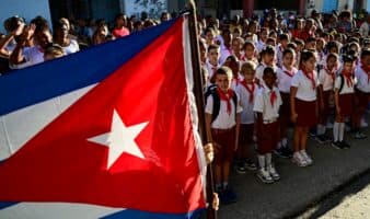 EE.UU. endurece sanciones a financiera de los Castro, mientras Cuba anuncia apertura en inversión extranjera