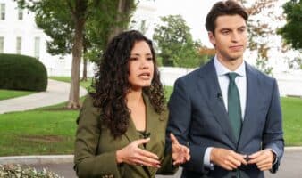 Periodistas de CNN, MS NOW y Politico vuelven en la Casa Blanca tras la orden del juez