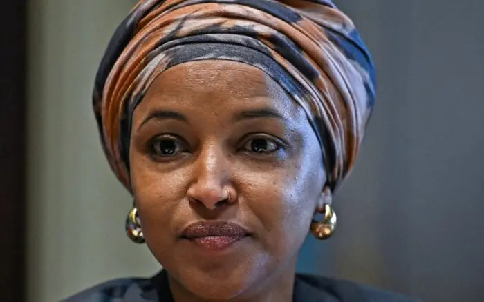Catean casa de la congresista Ilhan Omar, crítica constante de Trump