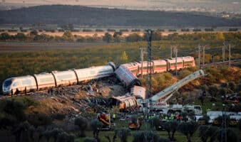 SRE busca a mexicano tras accidente ferroviario en España; siete más sufrieron lesiones leves