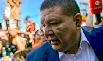 César Jáuregui enfrentaría en libertad proceso estatal, pero FGR lo detuvo para trasladarlo al Altiplano