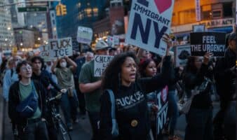 Toman las calles de Nueva York para protestar contra ICE tras el disparo a un inmigrante en el Bronx
