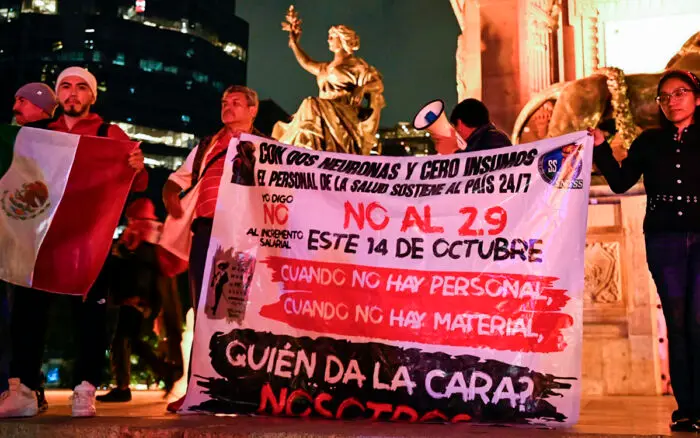 Lo mejor de Aristegui en Vivo: Votan No trabajadores del IMSS; plataformas ajustarán algoritmos para bajar violencia; aprueba Senado Clave Única Catastral (15/10/2026)