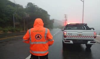 Huracán Simón deja 50 colonias afectadas e inundaciones en Acapulco